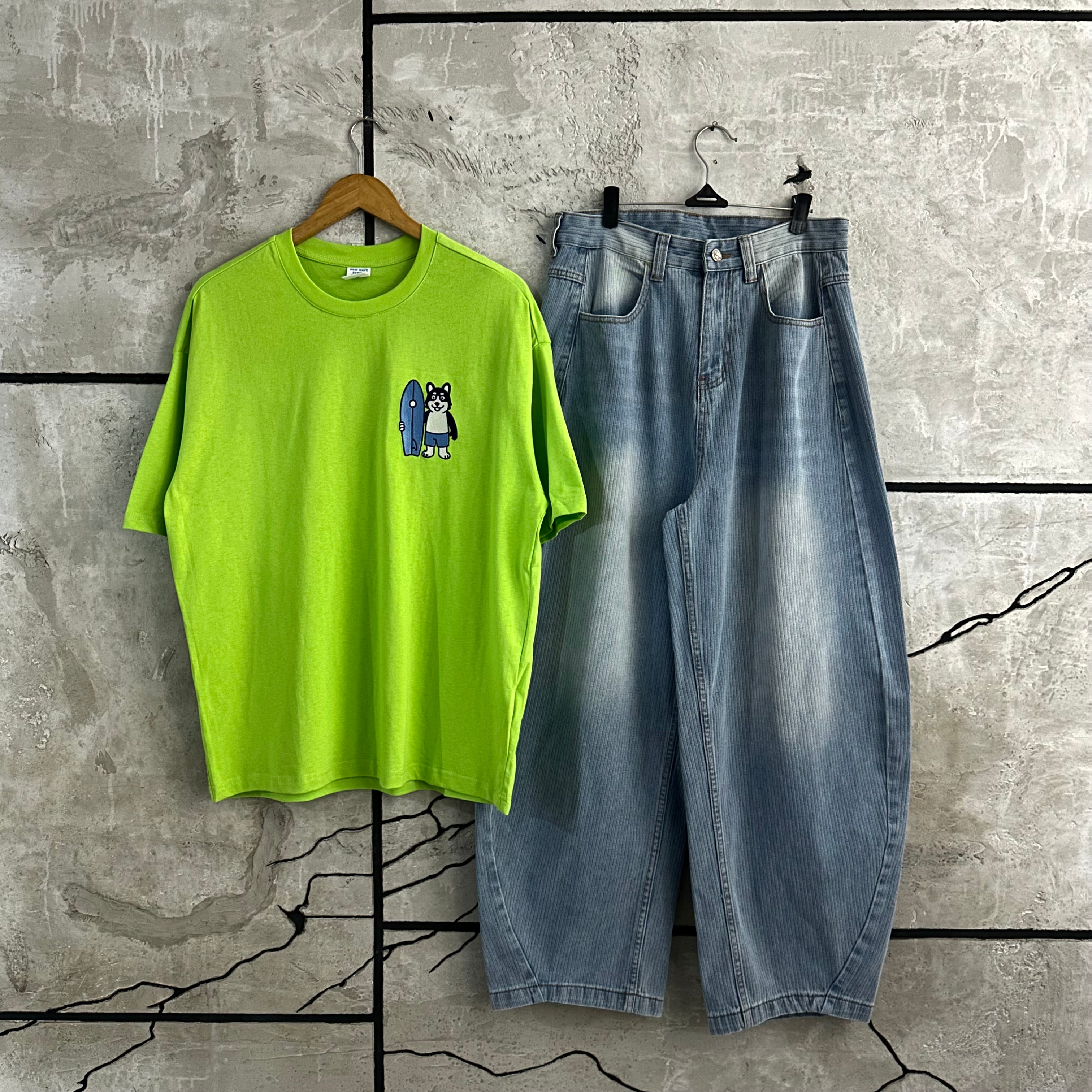 SURF PUP GRAPHIC TEE- Neon Green