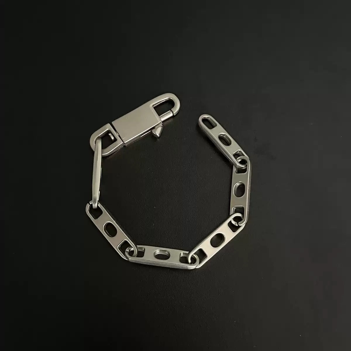 INDUSTRIAL EDGE CHAIN BRACELET