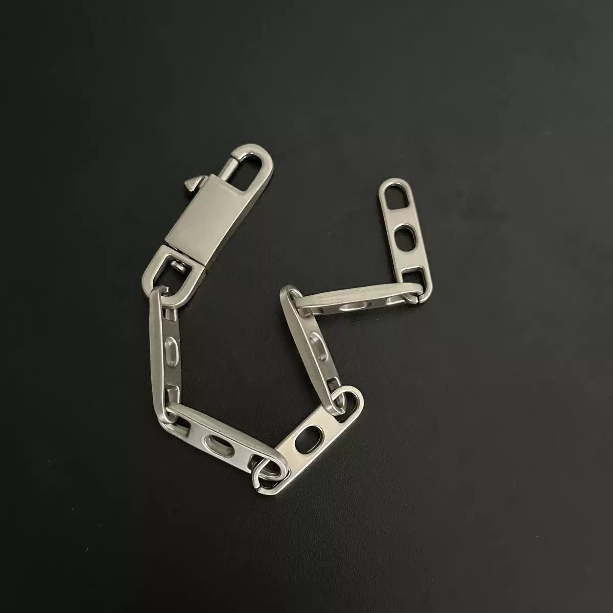 INDUSTRIAL EDGE CHAIN BRACELET