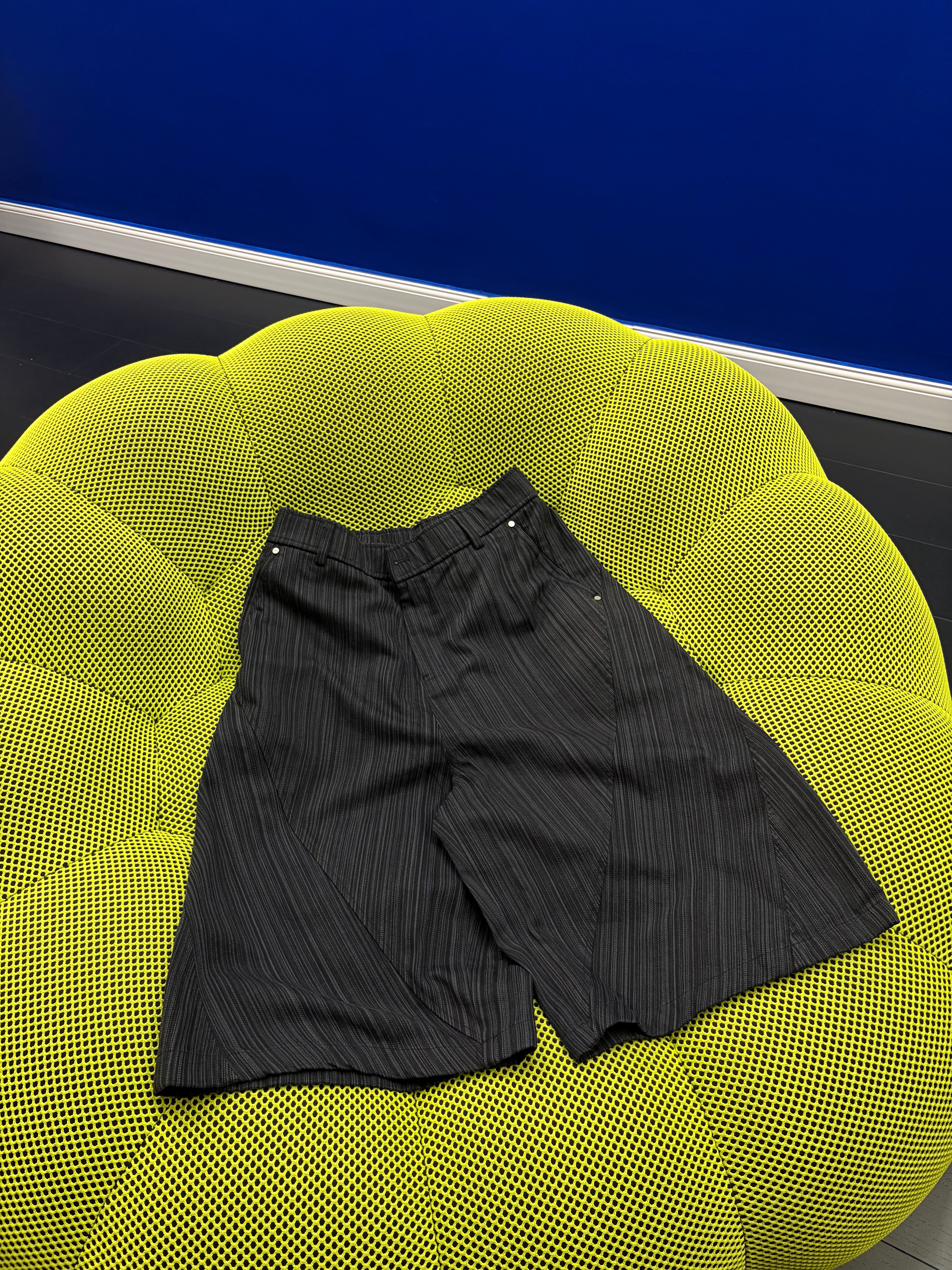 OVERSIZED 3/4 SHORTS