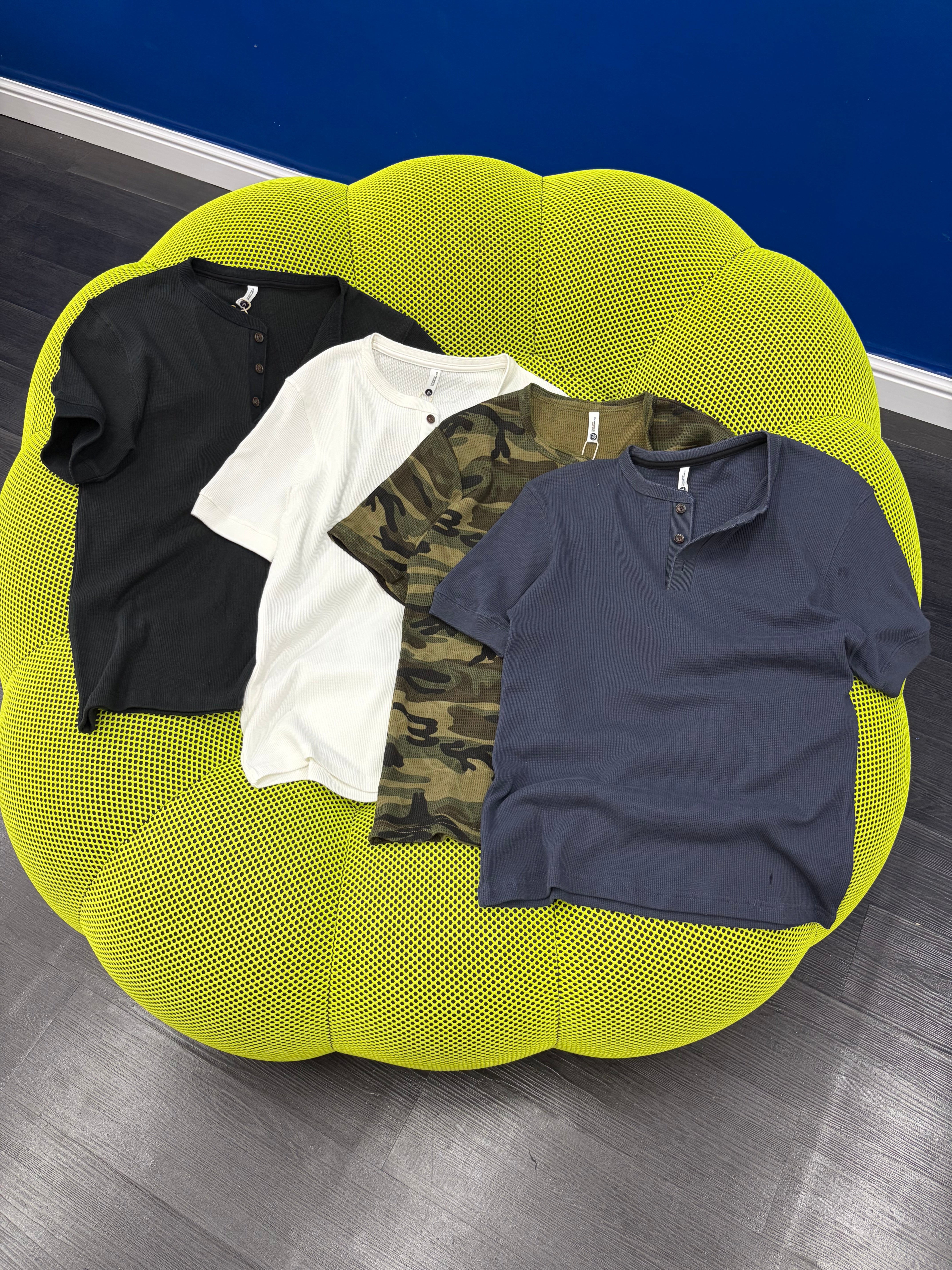 SHORTSLEEVE HENLEY TEE