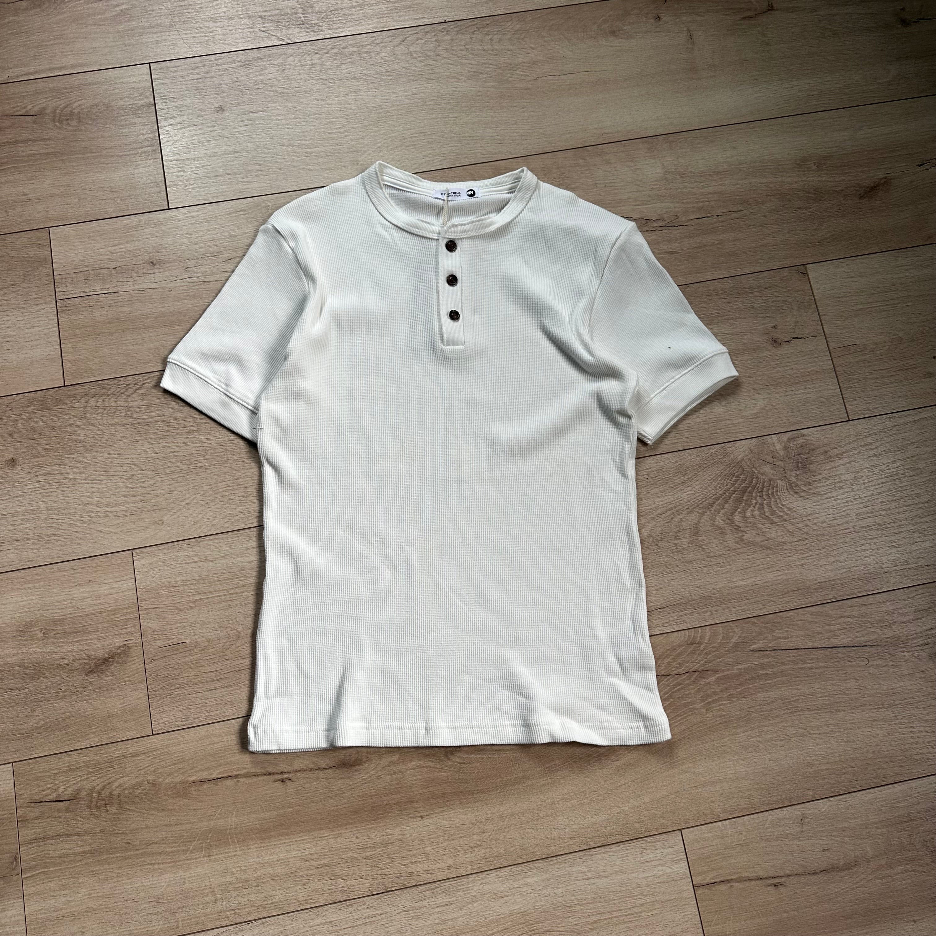 SHORTSLEEVE HENLEY TEE
