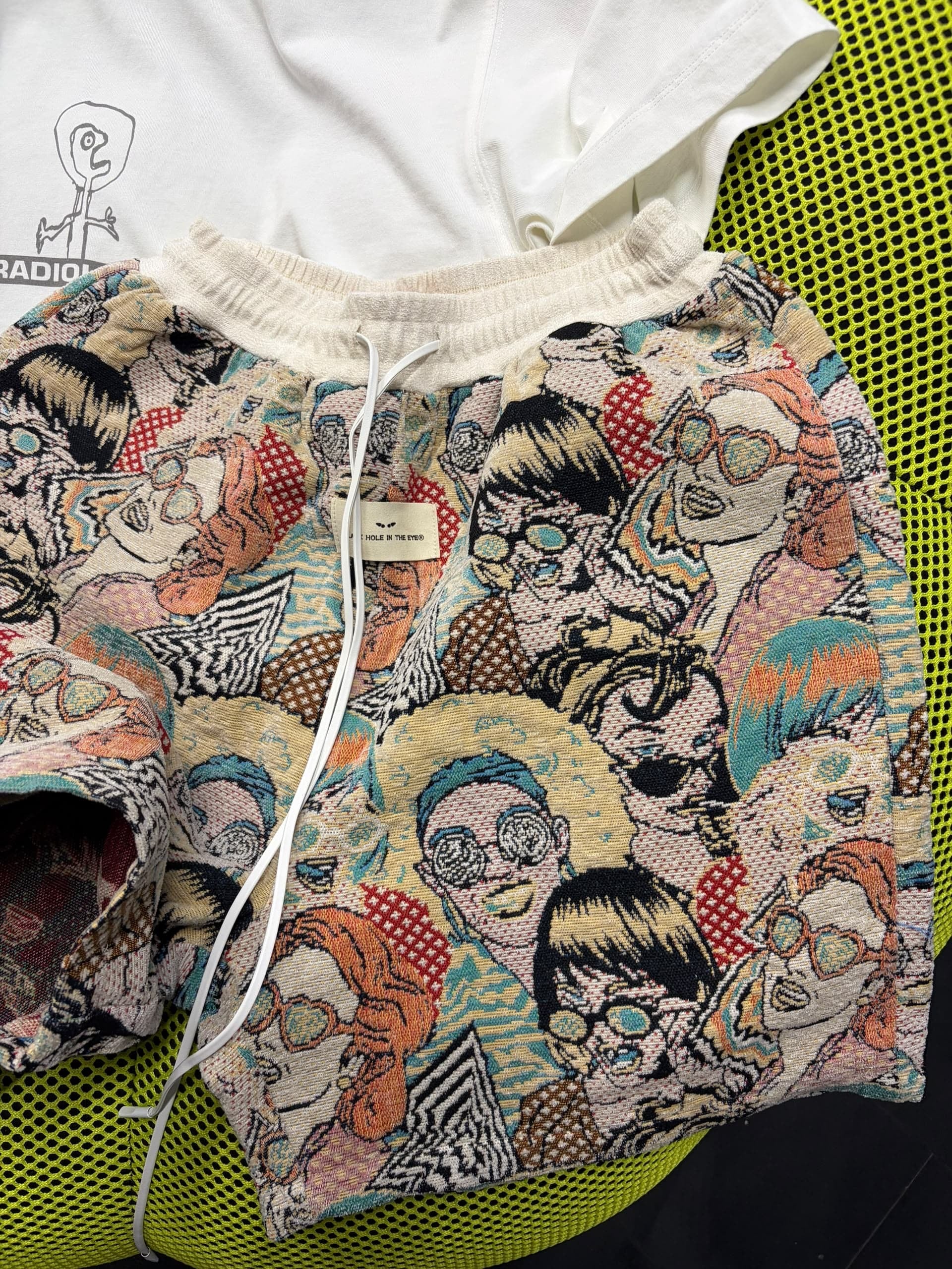 BHITE FACES WOVEN SHORTS