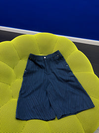 OVERSIZED 3/4 SHORTS