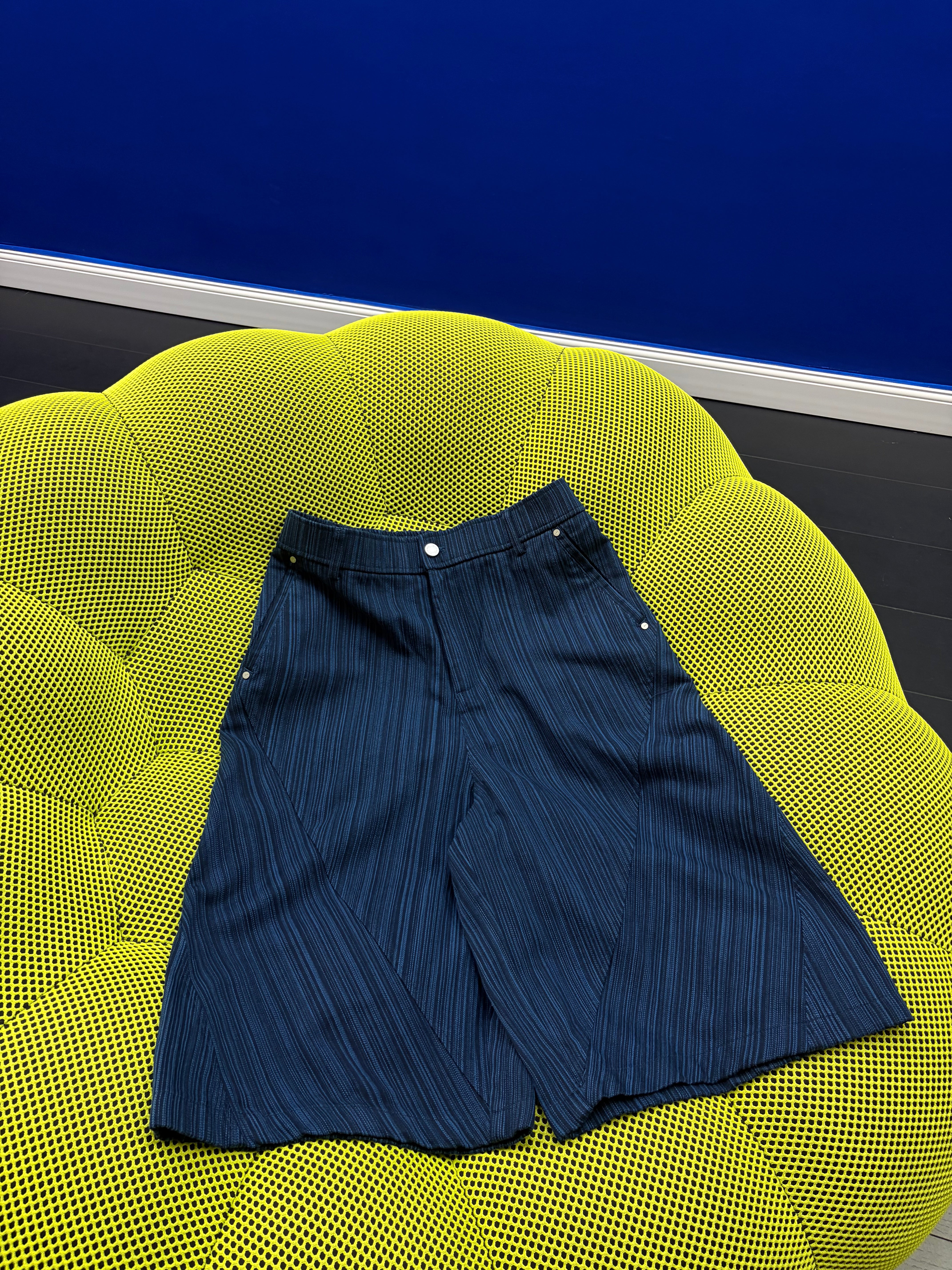 OVERSIZED 3/4 SHORTS