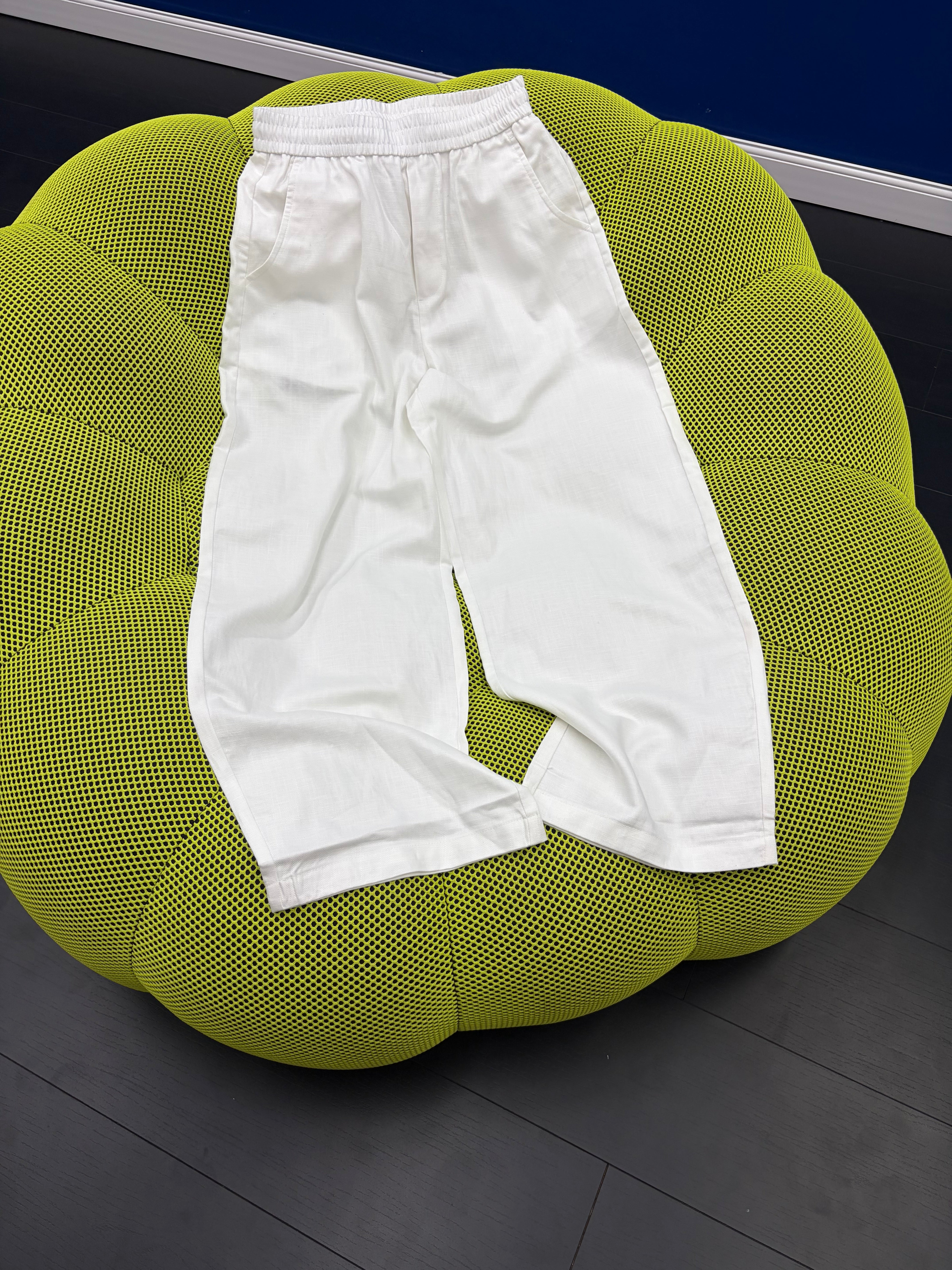 CE. PLAIN WHITE LINEN PANTS