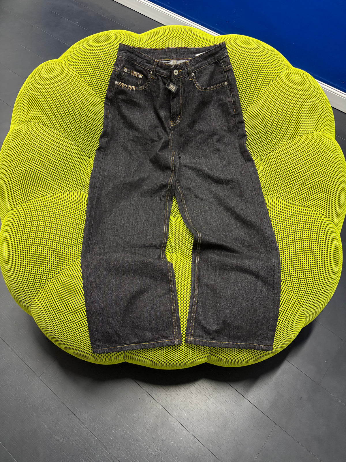 Y962 THREADED BLACK DENIM