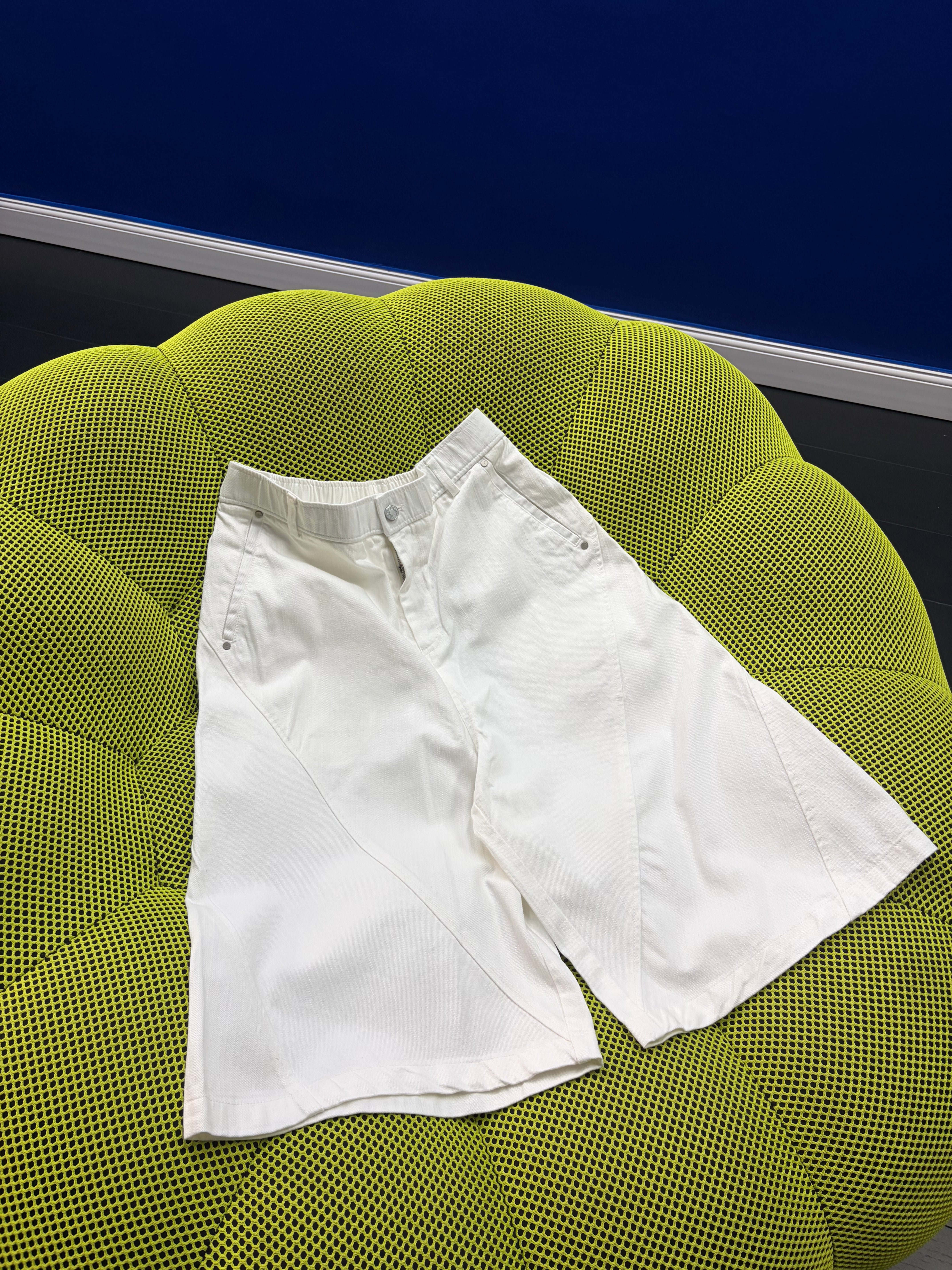 OVERSIZED 3/4 SHORTS