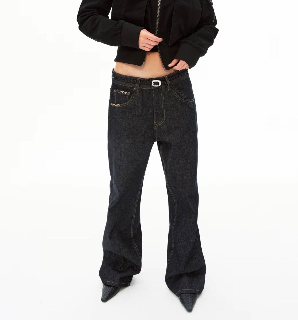 THREADED BLACK BOTTOM FLARE DENIM