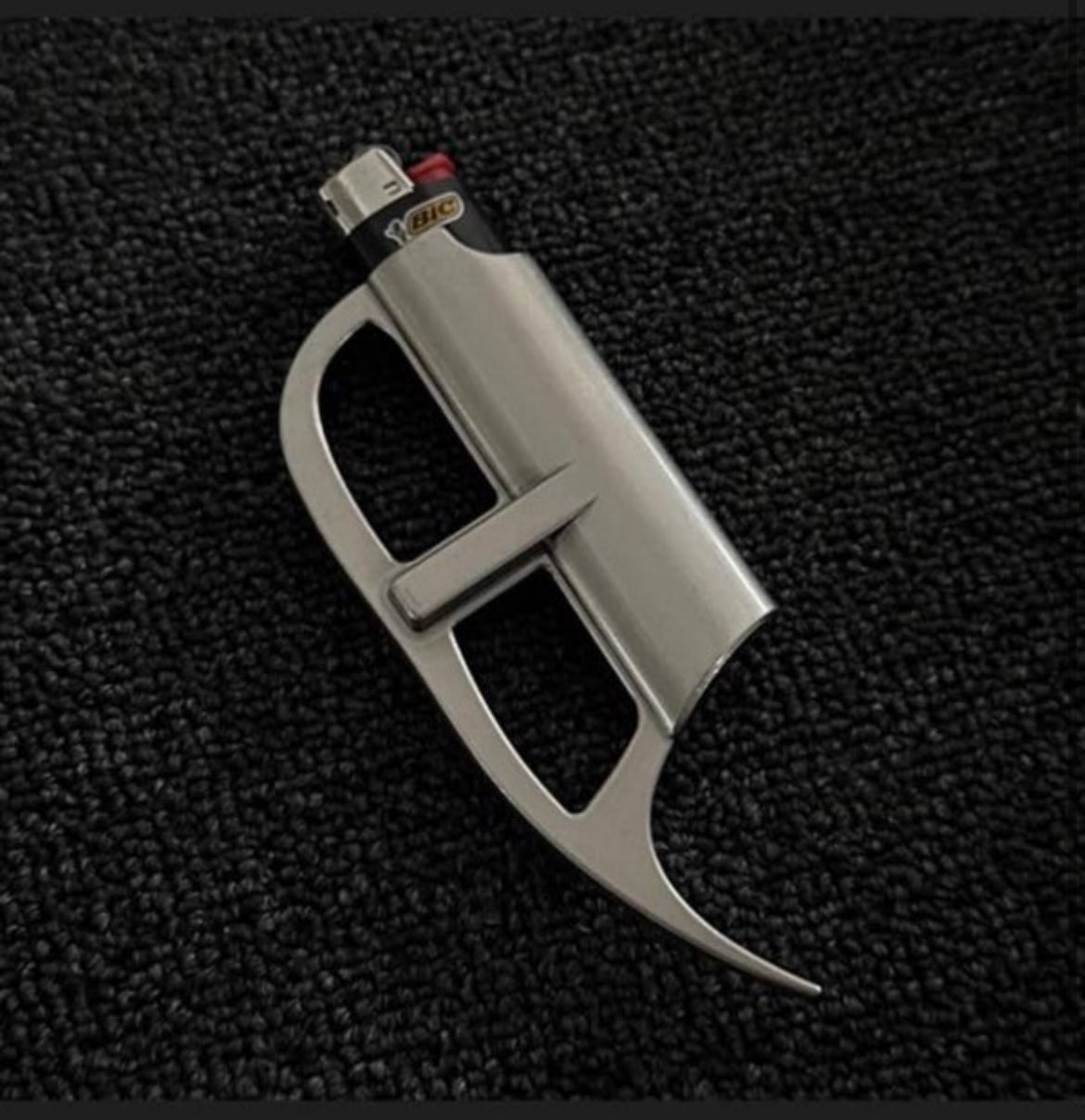 UTILITY LIGHTER HOOK KEYCHAIN