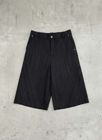 OVERSIZED 3/4 SHORTS