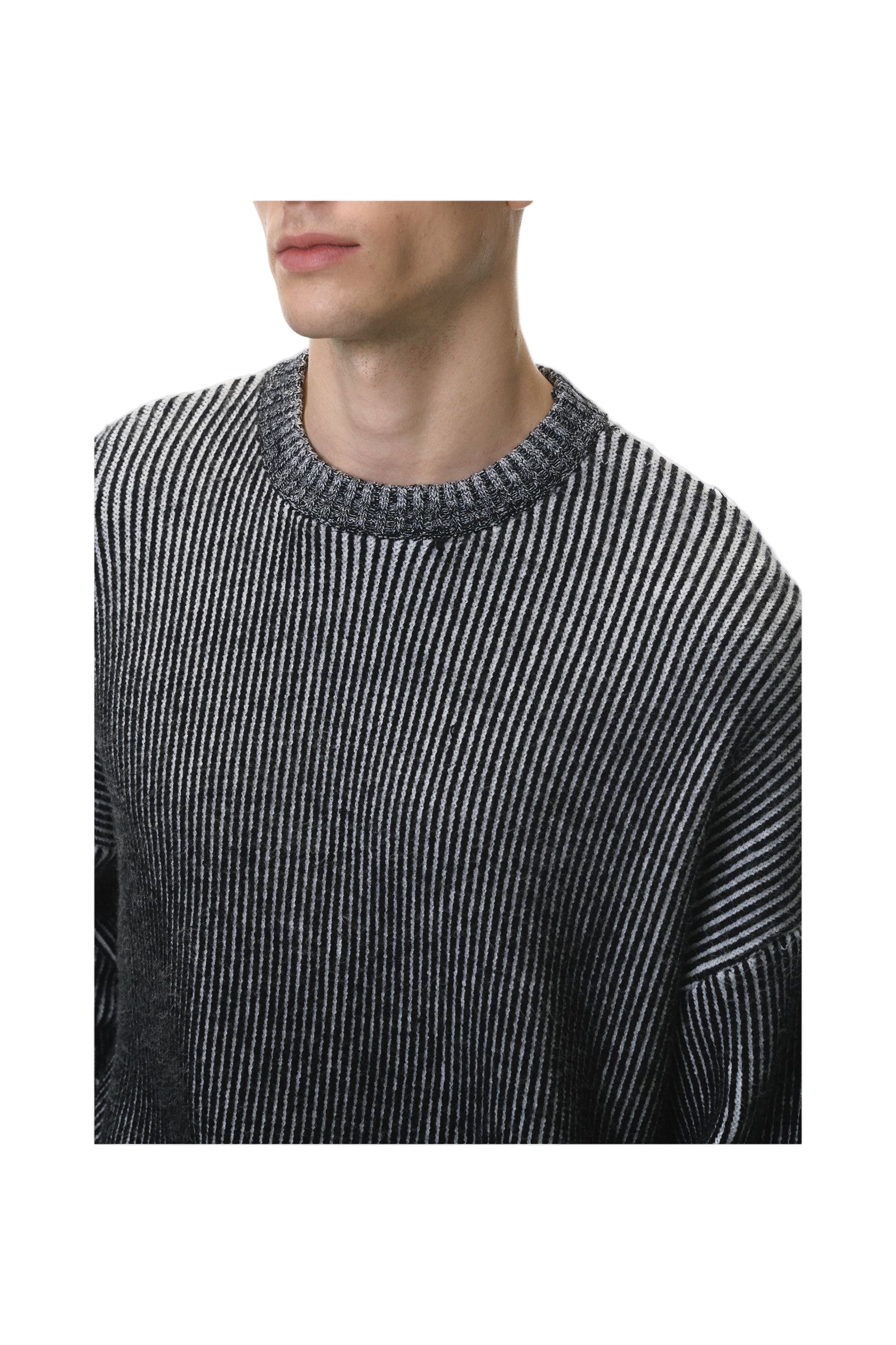 SILVERSTRIPE SWEATSHIRT