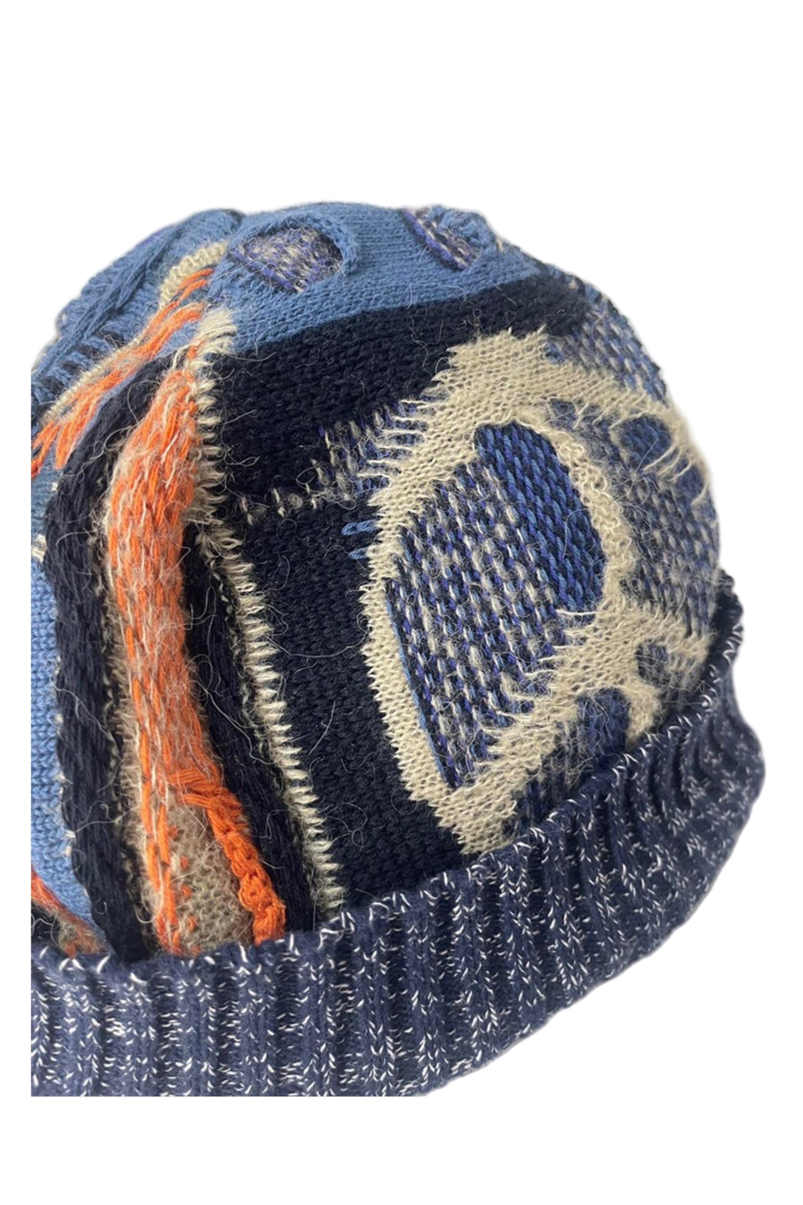 KNITTED BEANIE