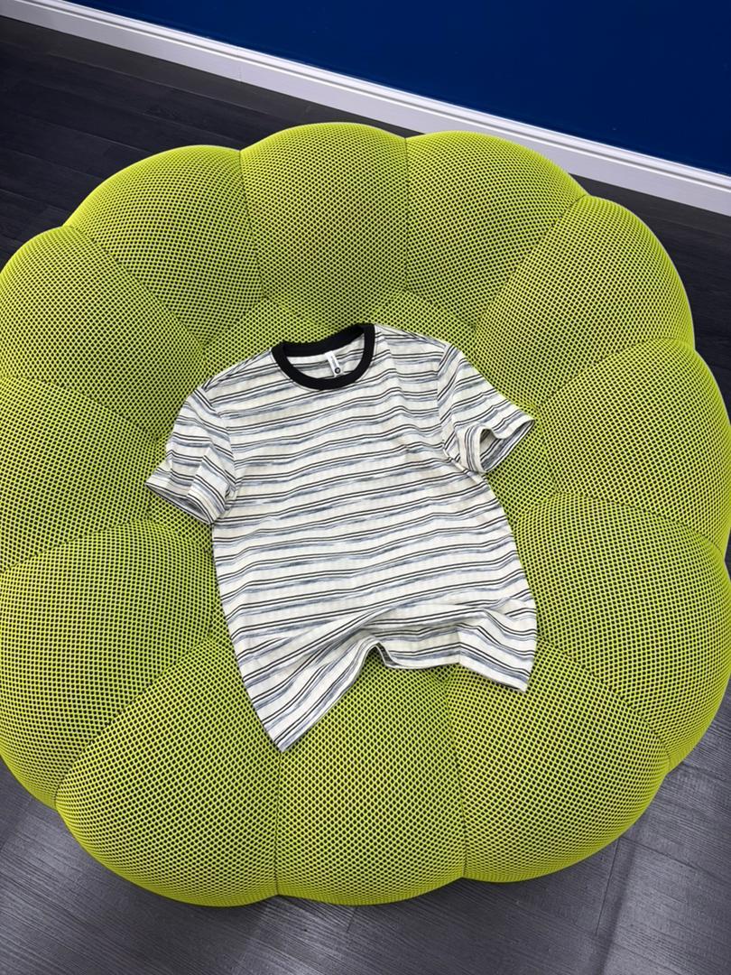 STVG CBN THIN STRIPED TEE